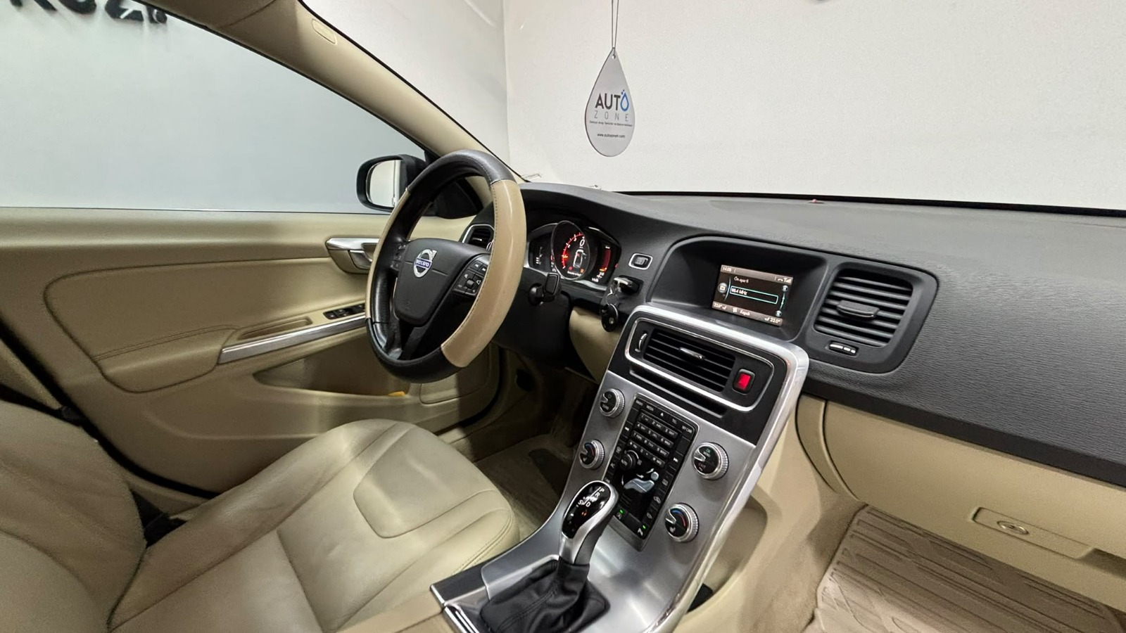 VOLVO S60 23